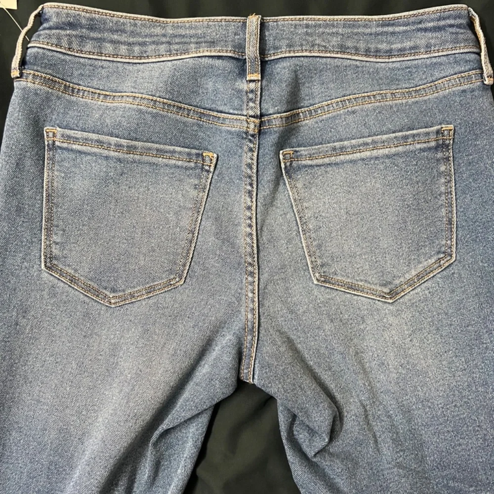 NWT Old Navy Mid-Rise Rockstar Super-Skinny Ankle Jeans - Picture 10 of 11